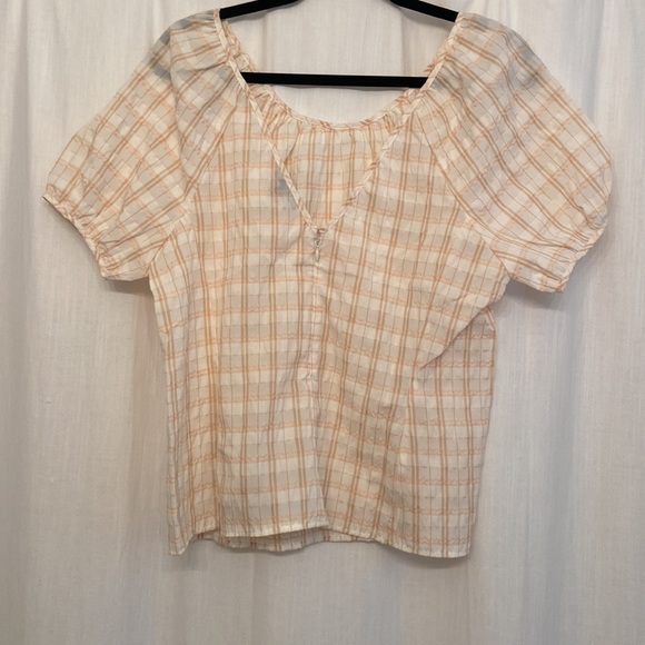 J. Crew V Back Puffed Sleeve in a textured Plaid. New, without tags. Cream, tan - Picture 3 of 15
